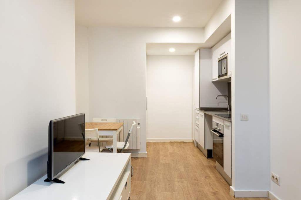 Apartment Live Camp Nou L'Hospitalet de Llobregat Esterno foto