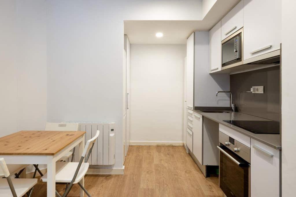 Apartment Live Camp Nou L'Hospitalet de Llobregat Esterno foto